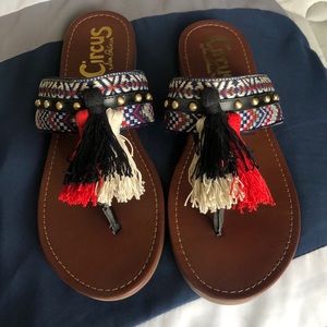 Like New- Circus by Sam Edelman flip flops